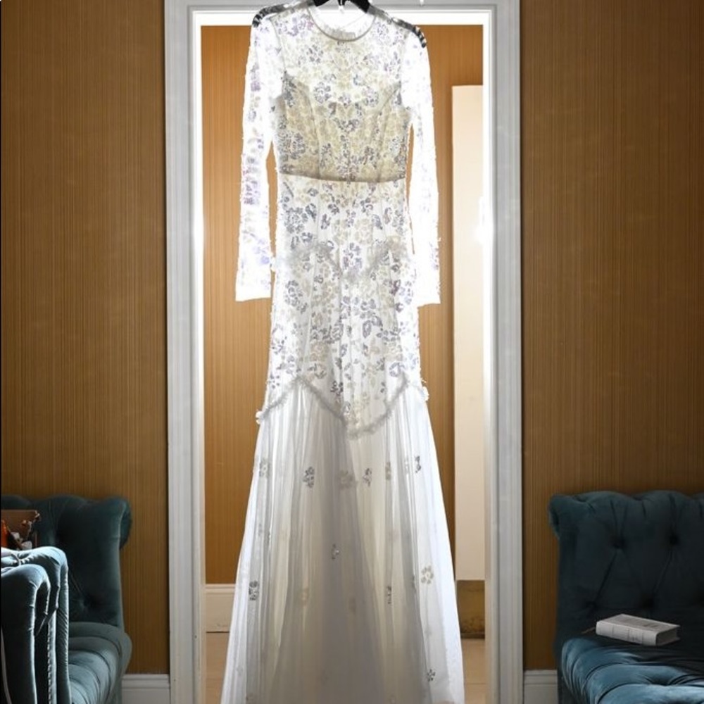 Needle and thread wedding dress Sz 4